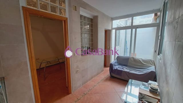 3 makuuhuone Asunto myytävänä paikassa Santa Marina, Córdoba kaupunki - 114 000 € (Ref: 9906615)