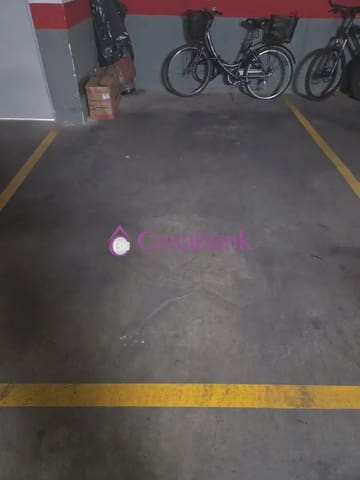 Garage til salg i Viñuela-Rescatado, Córdoba by - € 22.000 (Ref: 9914979)