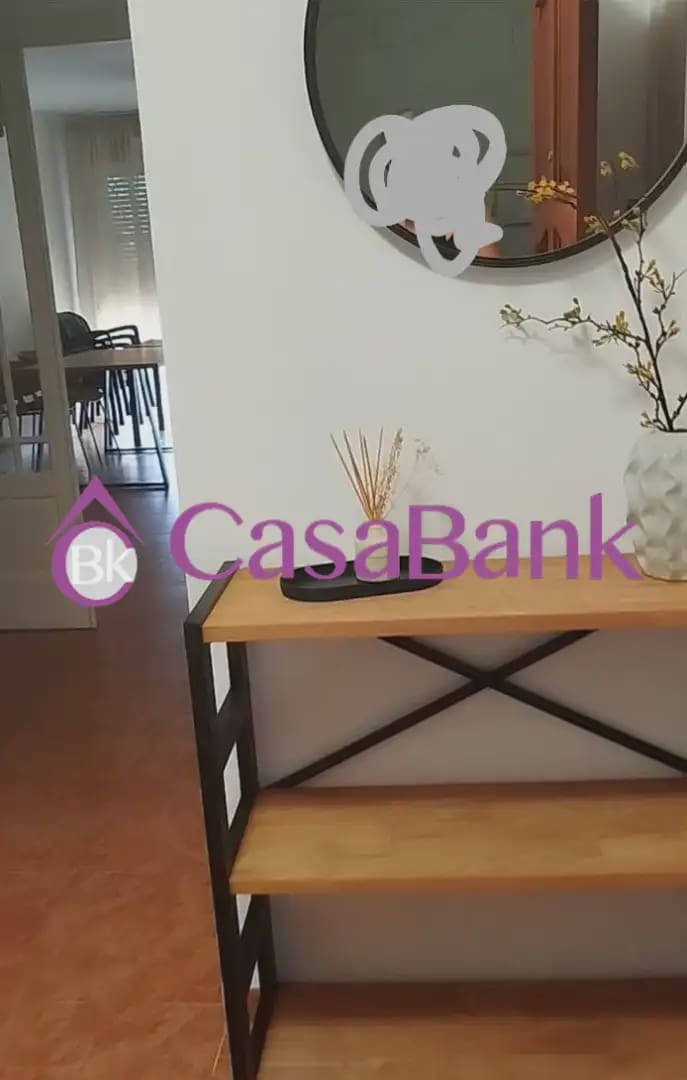 4 bedroom Flat for rent in Cordoba city - € 1,200 (Ref: 9915071)
