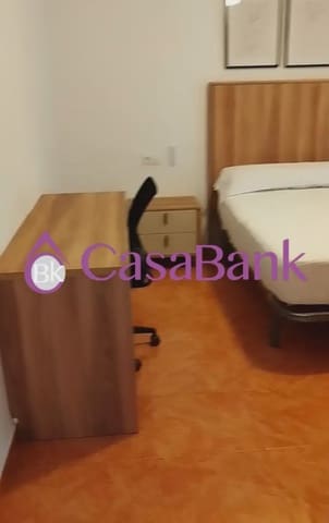 4 bedroom Flat for rent in Parque Cruz Conde, Córdoba city - € 1,200 (Ref: 9915071)