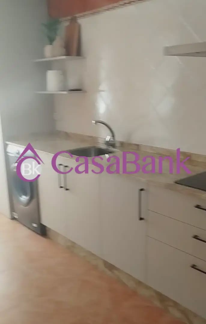 4 bedroom Flat for rent in Cordoba city - € 1,200 (Ref: 9915071)