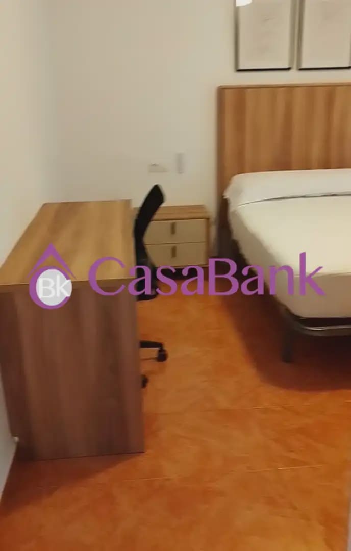 4 bedroom Flat for rent in Cordoba city - € 1,200 (Ref: 9915071)