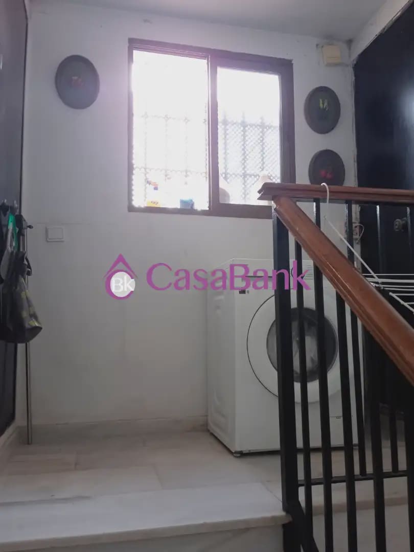 4 bedroom Townhouse for sale in Cordoba city with garage - € 350,000 (Ref: 9921071)