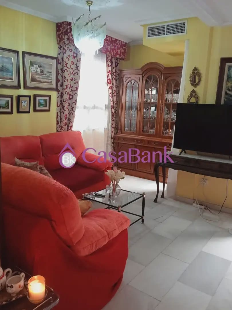 4 bedroom Townhouse for sale in Cordoba city with garage - € 350,000 (Ref: 9921071)