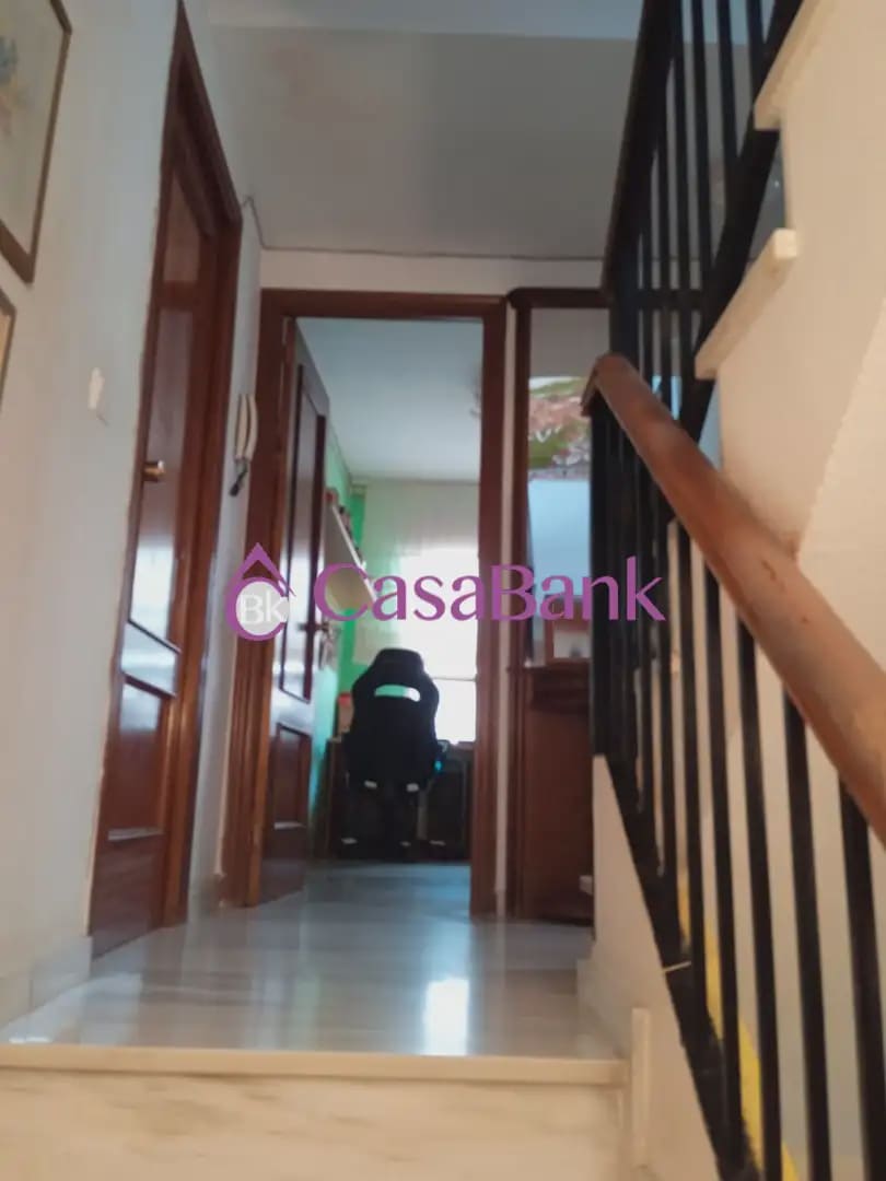 4 bedroom Townhouse for sale in Cordoba city with garage - € 350,000 (Ref: 9921071)