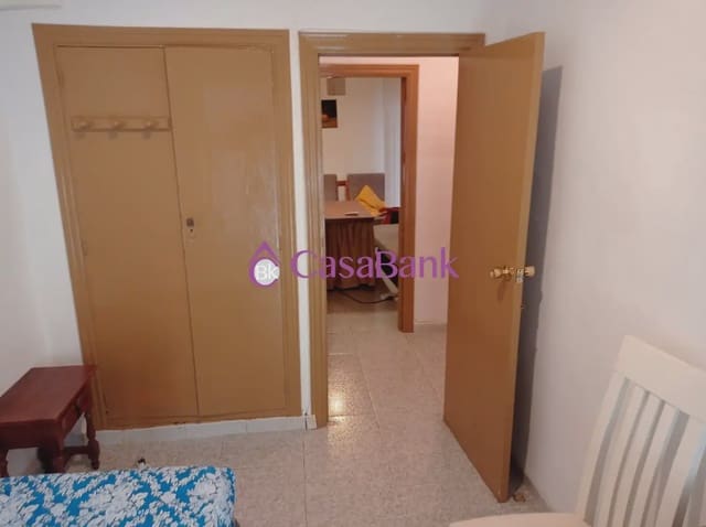 4 soverom Leilighet til salgs i Ciudad Jardín, Córdoba by - € 133 500 (Ref: 9932152)