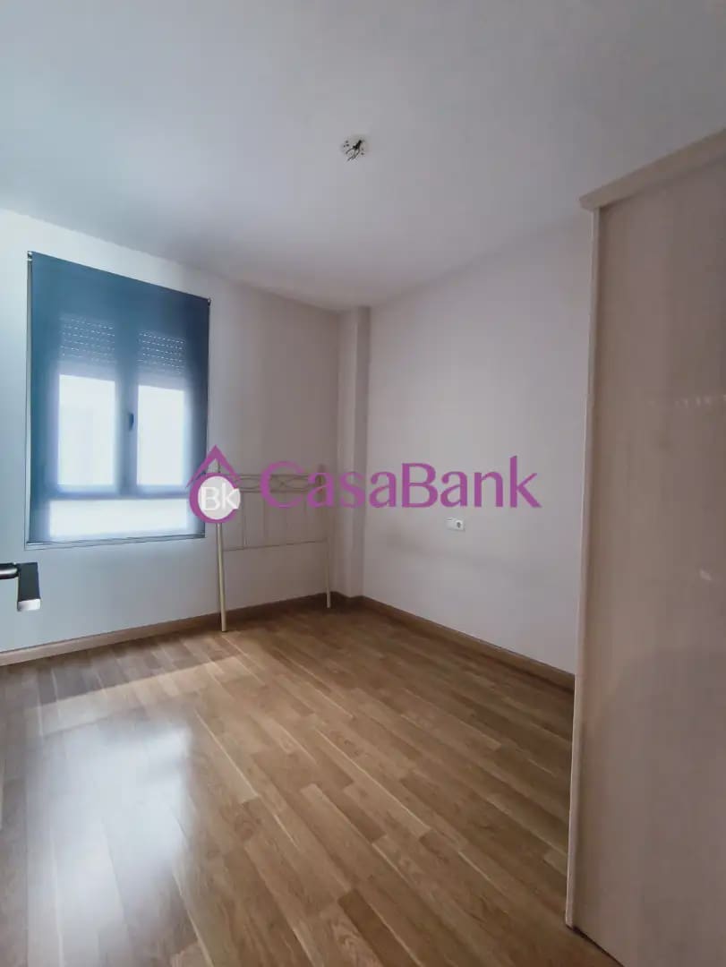 3 quarto Apartamento para arrendar em Cordova cidade com piscina garagem - 900 € (Ref: 9935353)