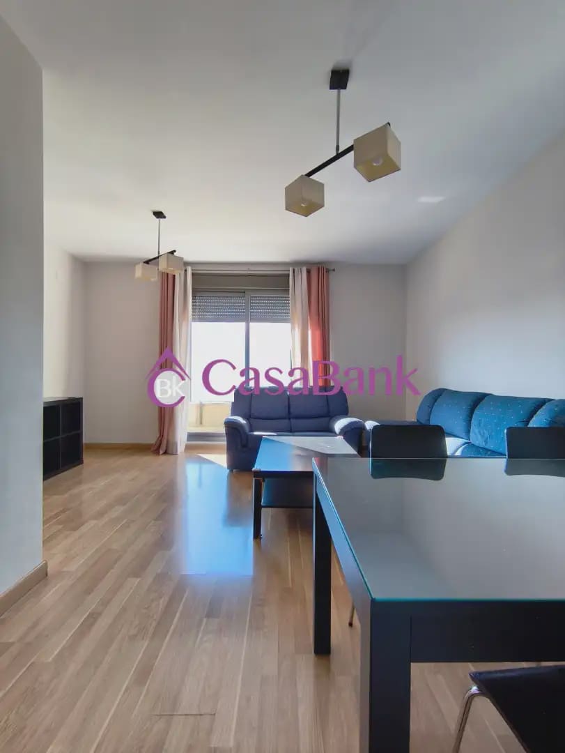 3 quarto Apartamento para arrendar em Cordova cidade com piscina garagem - 900 € (Ref: 9935353)