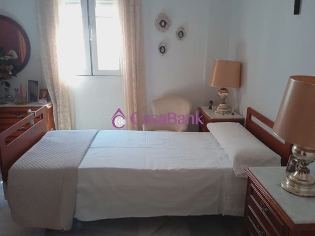 3 soveværelse Lejlighed til salg i Centro Comercial, Córdoba by - € 240.000 (Ref: 9944664)