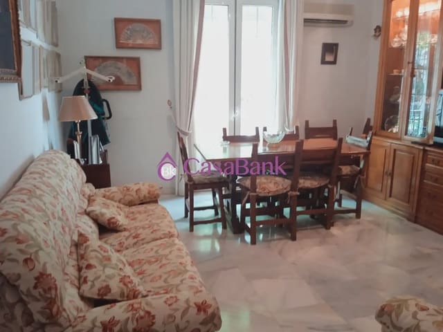 3 soveværelse Lejlighed til salg i Centro Comercial, Córdoba by - € 240.000 (Ref: 9944664)