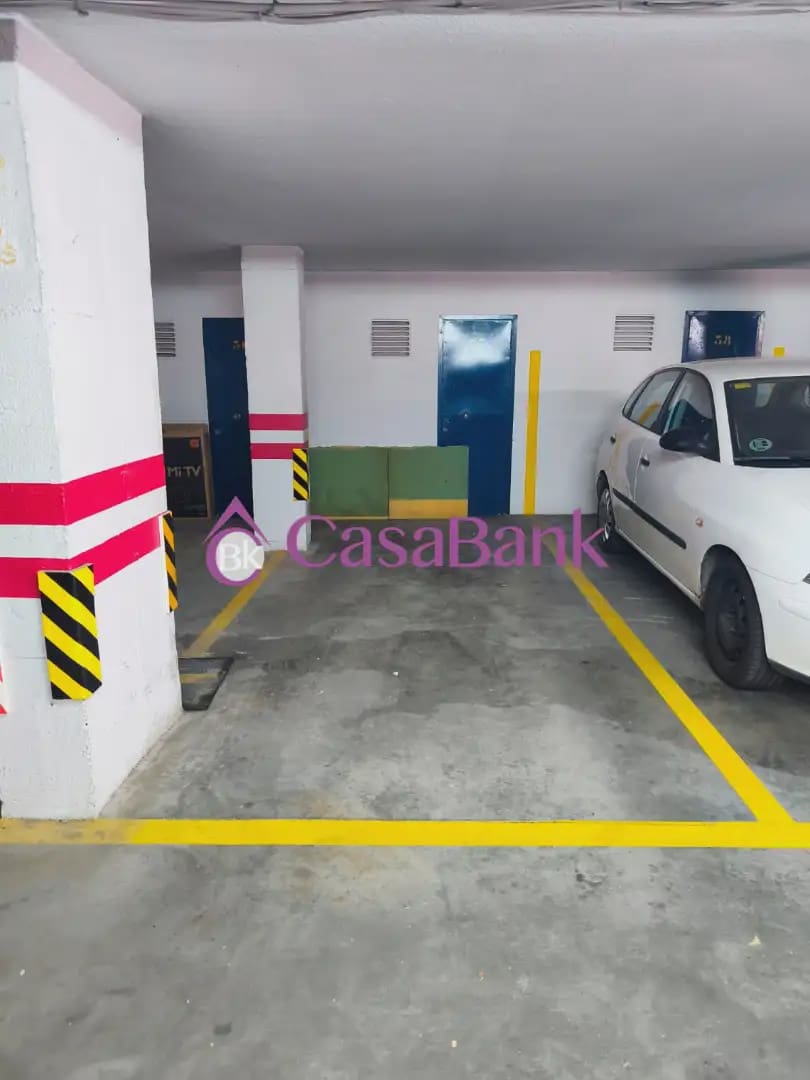 4 soverom Leilighet til leie i Cordoba by med garasje - € 850 (Ref: 9946274)