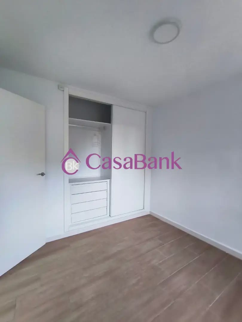 4 soverom Leilighet til leie i Cordoba by med garasje - € 850 (Ref: 9946274)