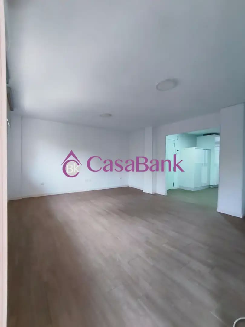 4 soverom Leilighet til leie i Cordoba by med garasje - € 850 (Ref: 9946274)