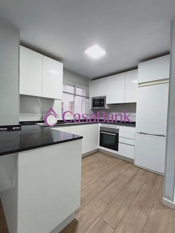 4 camera da letto Appartamento da affittare in Polígono Poniente, Cordova città con garage - 850 € (Rif: 9946274)
