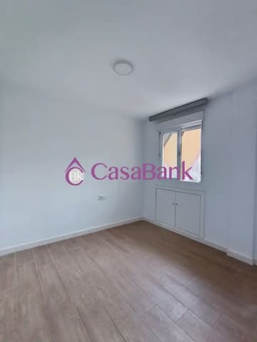 4 camera da letto Appartamento da affittare in Polígono Poniente, Cordova città con garage - 850 € (Rif: 9946274)