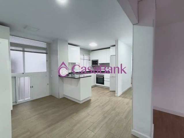 4 camera da letto Appartamento da affittare in Polígono Poniente, Cordova città con garage - 850 € (Rif: 9946274)
