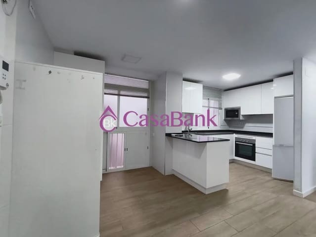 4 camera da letto Appartamento da affittare in Polígono Poniente, Cordova città con garage - 850 € (Rif: 9946274)