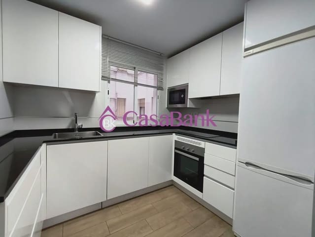 4 camera da letto Appartamento da affittare in Polígono Poniente, Cordova città con garage - 850 € (Rif: 9946274)