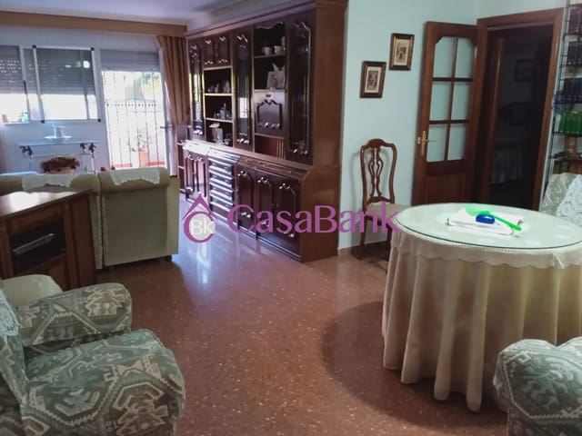 3 sovrum Lägenhet till salu i Parque Azahara, Córdoba stad - 144 200 € (Ref: 9950489)