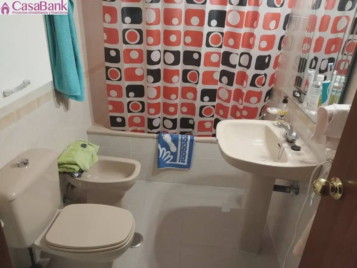3 bedroom Flat for sale in Cordoba city with garage - € 163,600 (Ref: 9965791)