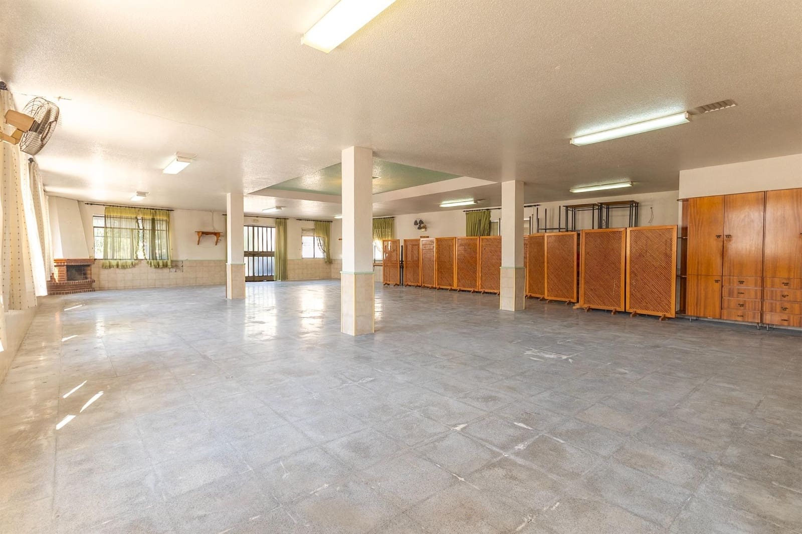 3 bedroom Restaurant/Bar for sale in Orihuela - € 240,000 (Ref: 9379430)