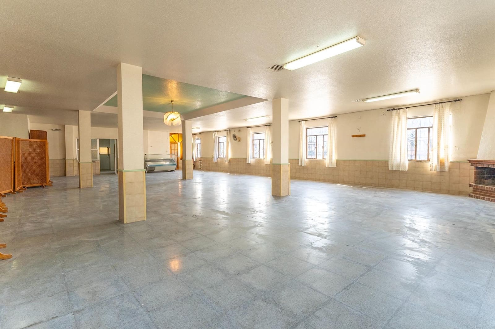 3 bedroom Restaurant/Bar for sale in Orihuela - € 240,000 (Ref: 9379430)