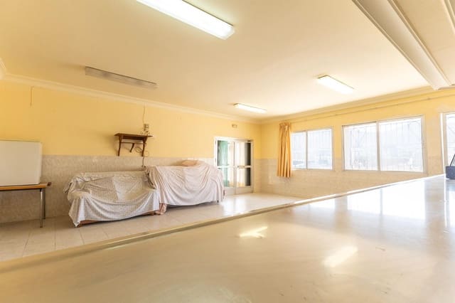 3 soverom Kommersiell til salgs i Orihuela - € 230 000 (Ref: 9379430)