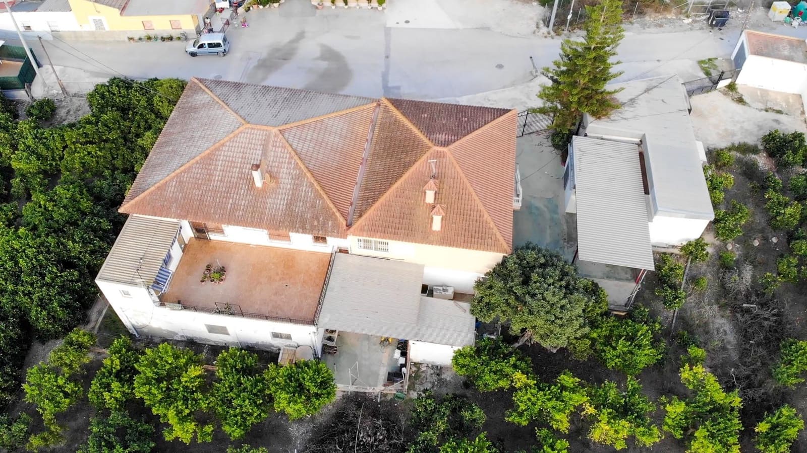 5 bedroom Commercial for sale in Los Desamparados - € 565,000 (Ref: 9379435)