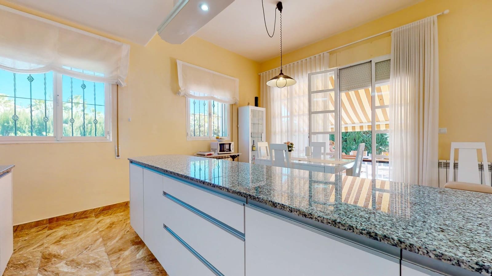 12 bedroom Villa for sale in Benferri with pool garage - € 469,000 (Ref: 9379437)