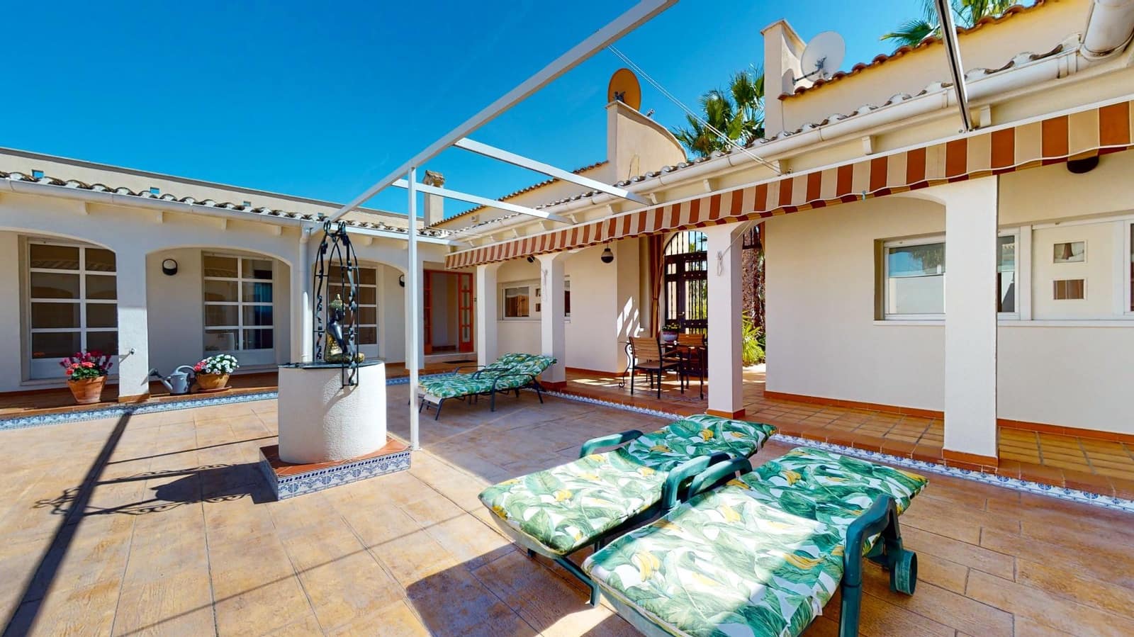 12 bedroom Villa for sale in Benferri with pool garage - € 469,000 (Ref: 9379437)