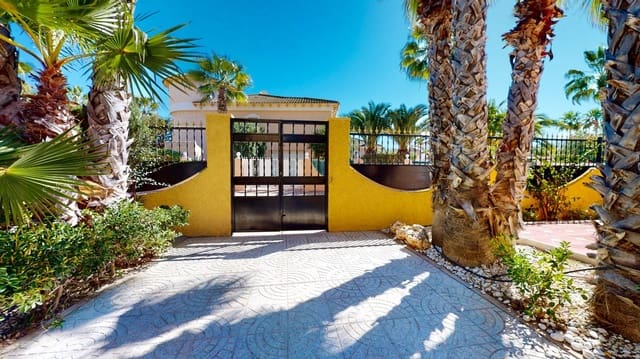 12 bedroom Villa for sale in Benferri with pool garage - € 469,000 (Ref: 9379437)