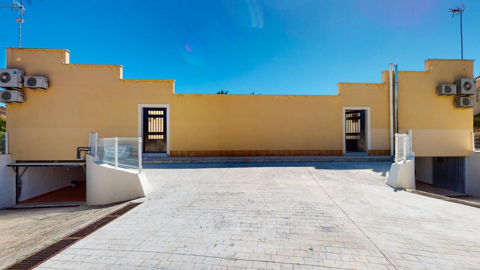 12 bedroom Villa for sale in Benferri with pool garage - € 469,000 (Ref: 9379437)