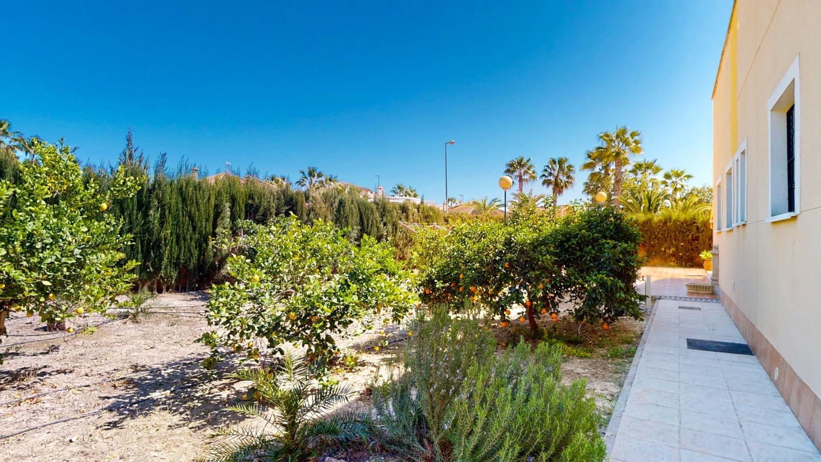 12 bedroom Villa for sale in Benferri with pool garage - € 469,000 (Ref: 9379437)