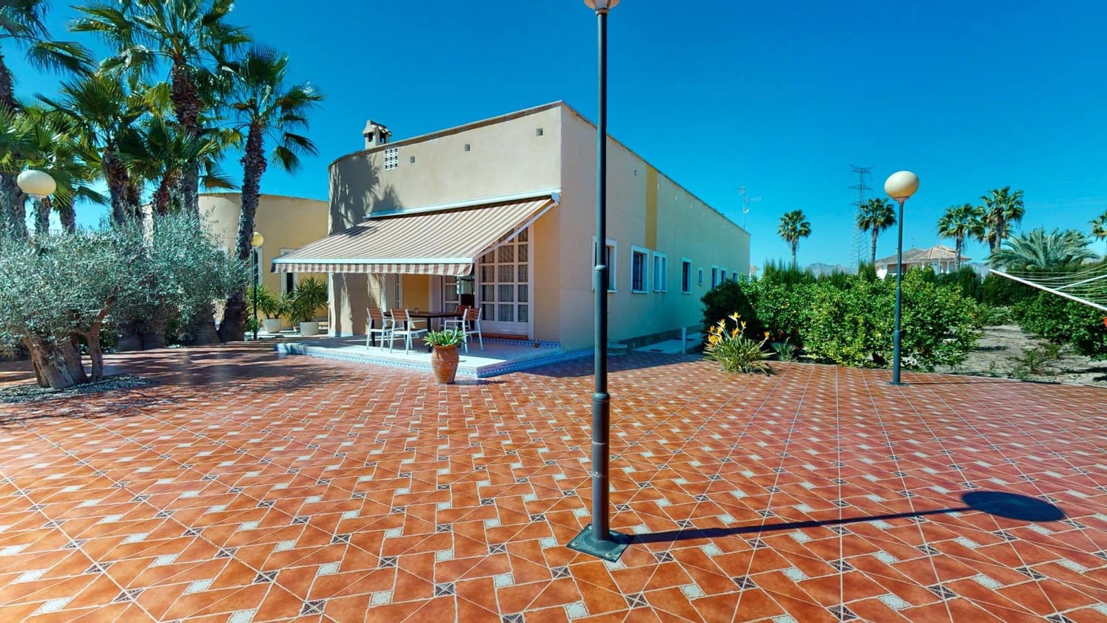 12 bedroom Villa for sale in Benferri with pool garage - € 469,000 (Ref: 9379437)