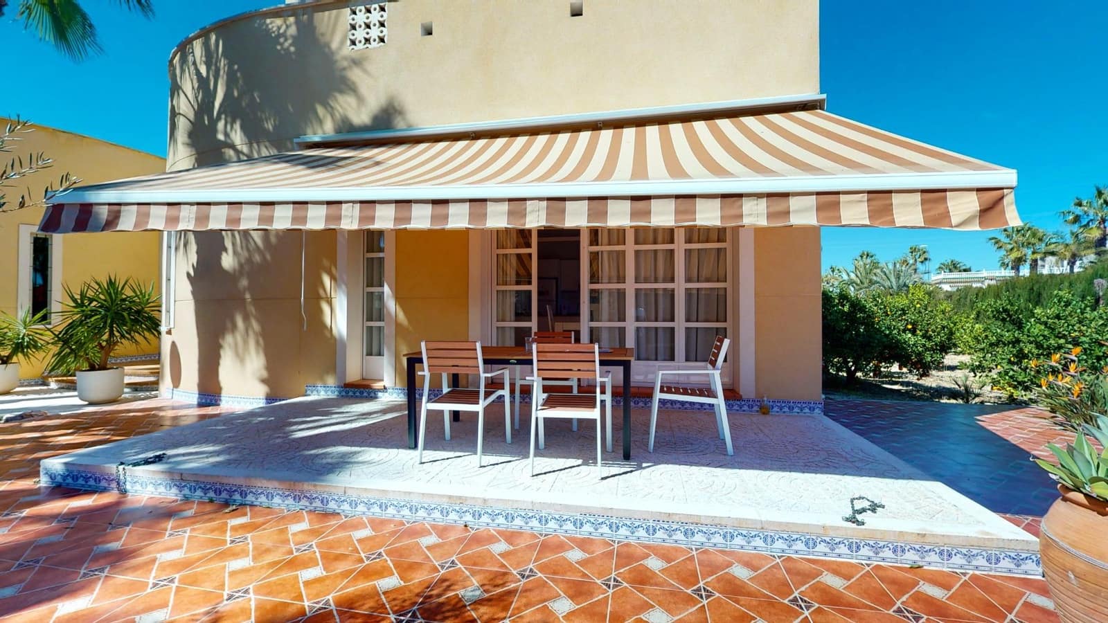 12 bedroom Villa for sale in Benferri with pool garage - € 469,000 (Ref: 9379437)