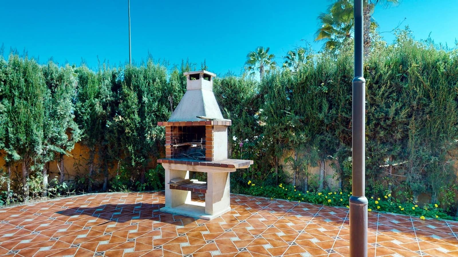 12 bedroom Villa for sale in Benferri with pool garage - € 469,000 (Ref: 9379437)