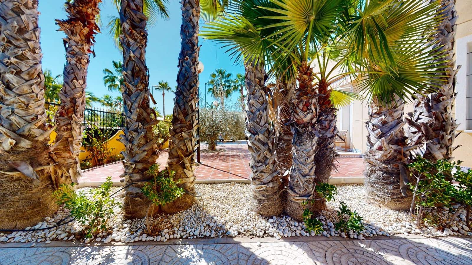 12 bedroom Villa for sale in Benferri with pool garage - € 469,000 (Ref: 9379437)