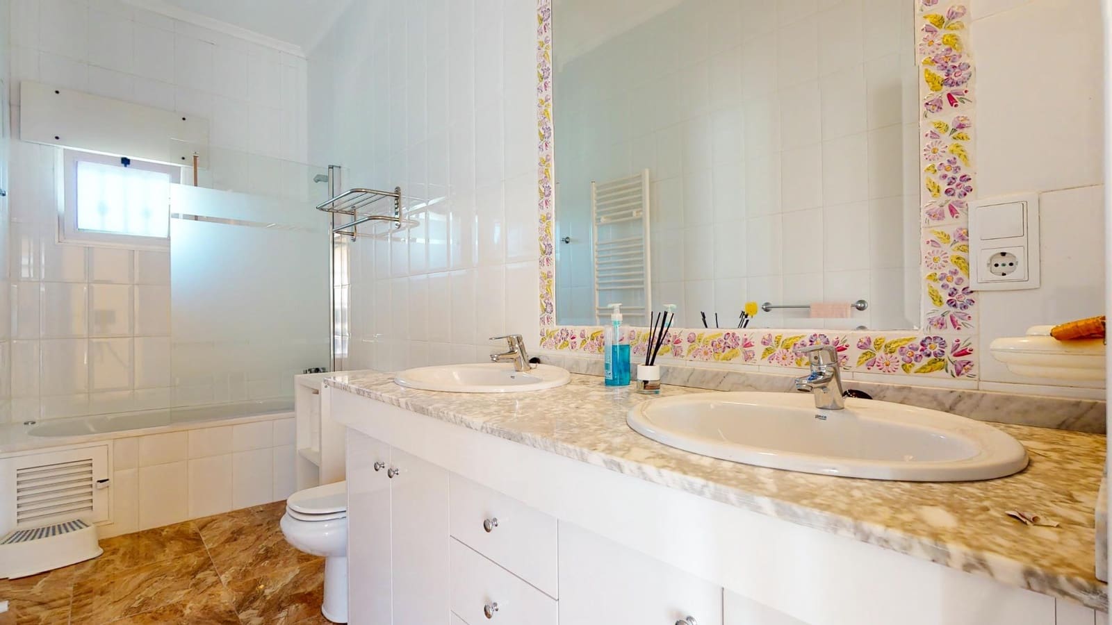 8 sypialnia Willa na sprzedaż w Benferri z basenem garażem - 469 000 € (Ref: 9379437)