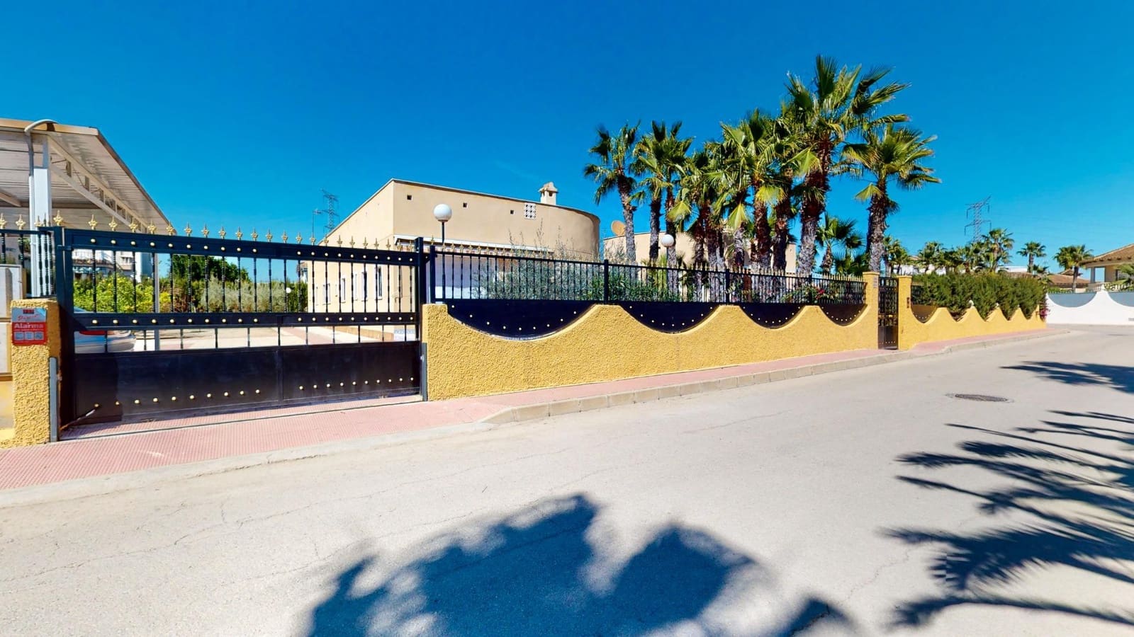 8 sypialnia Willa na sprzedaż w Benferri z basenem garażem - 469 000 € (Ref: 9379437)