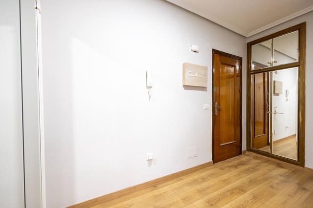 4 bedroom Flat for rent in Orihuela - € 650 (Ref: 9419648)