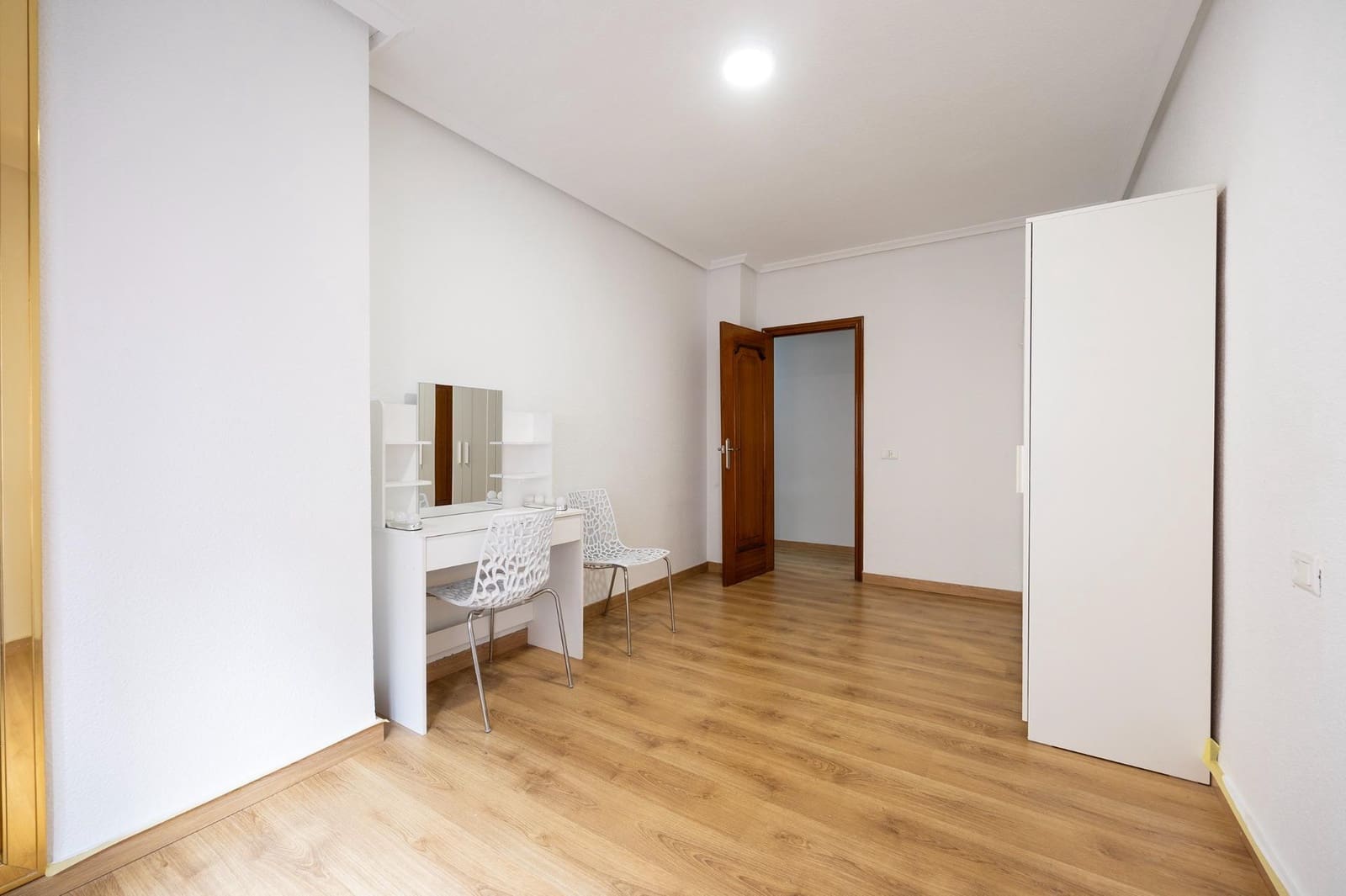 4 bedroom Flat for rent in Orihuela - € 650 (Ref: 9419648)