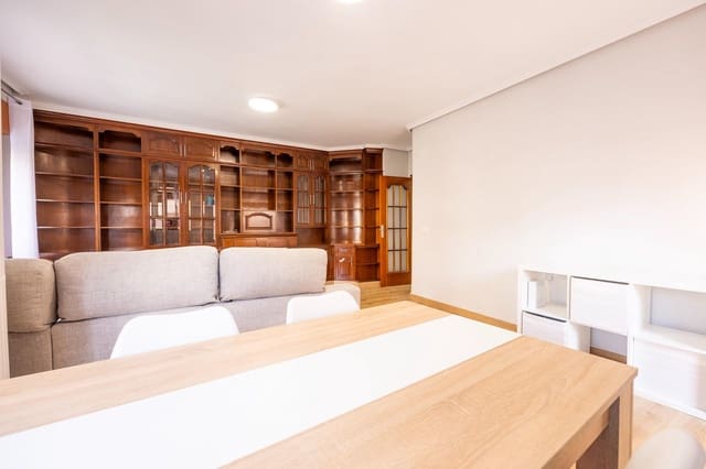 4 bedroom Flat for rent in Orihuela - € 650 (Ref: 9419648)