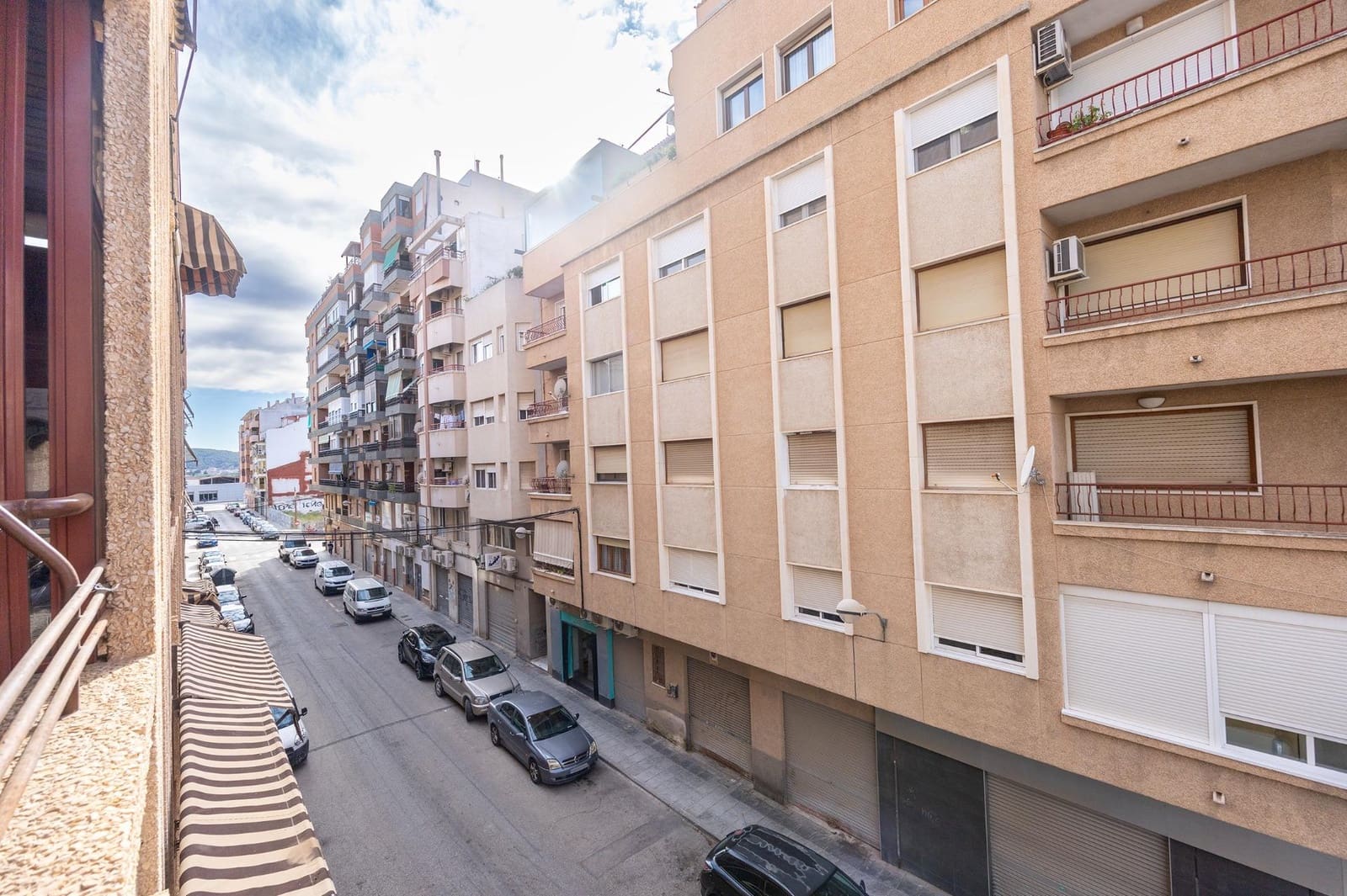 4 bedroom Flat for rent in Orihuela - € 650 (Ref: 9419648)