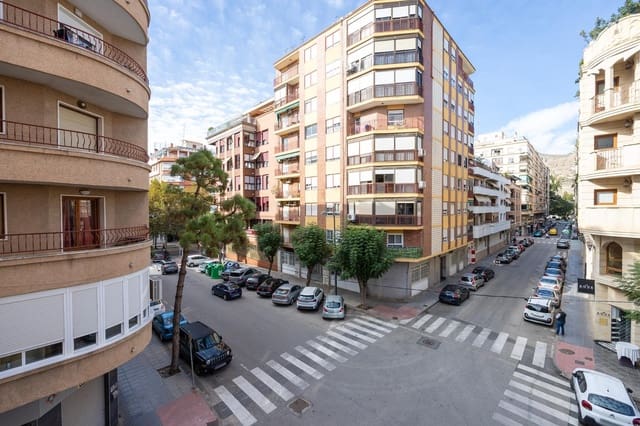 4 bedroom Flat for rent in Orihuela - € 650 (Ref: 9419648)