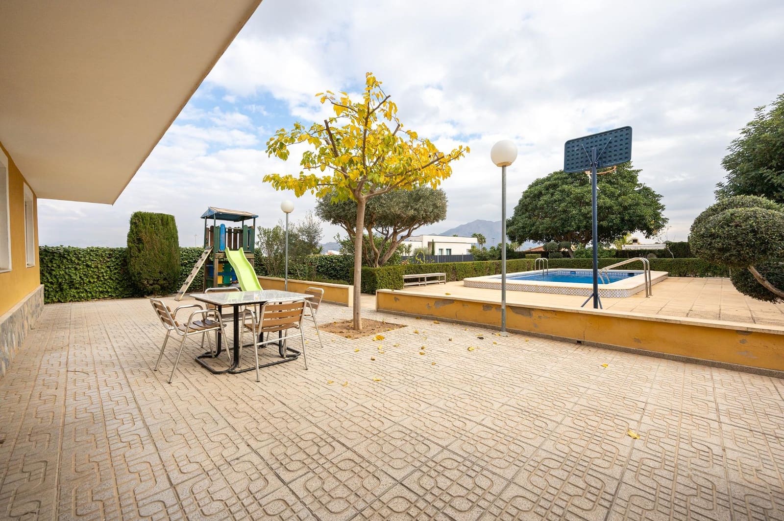 3 soverom Villa til salgs i Orihuela med svømmebasseng garasje - € 320 000 (Ref: 9470657)