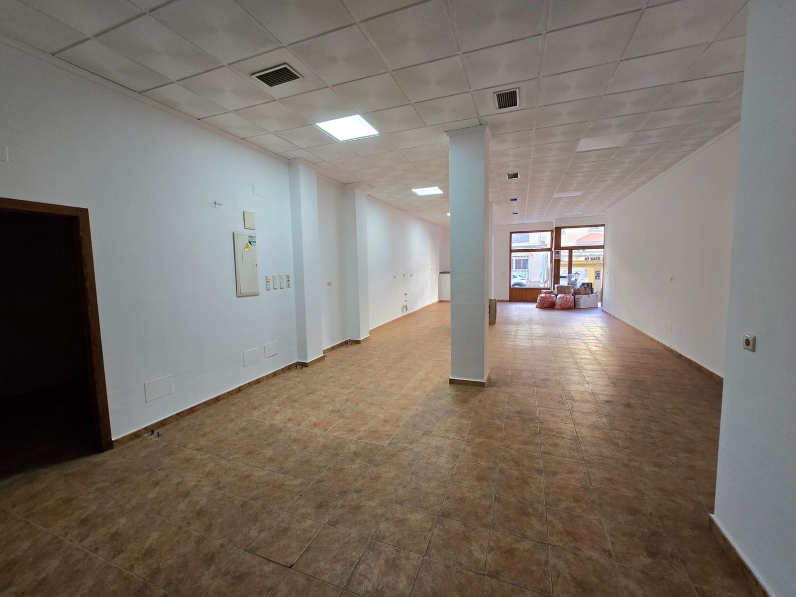 2 bedroom Commercial for rent in Orihuela - € 600 (Ref: 9551305)