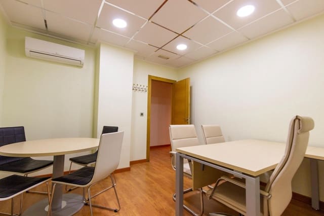 Toimisto vuokrattavana paikassa Orihuela ciudad, Orihuela - 240 € (Ref: 9596045)