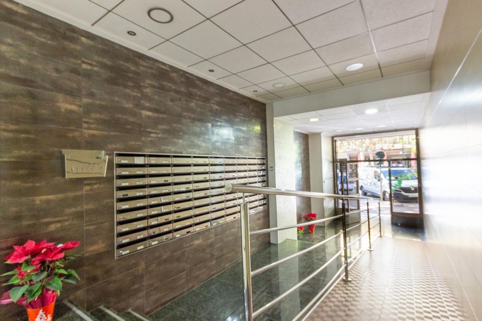 Toimisto vuokrattavana paikassa Orihuela - 240 € (Ref: 9596045)