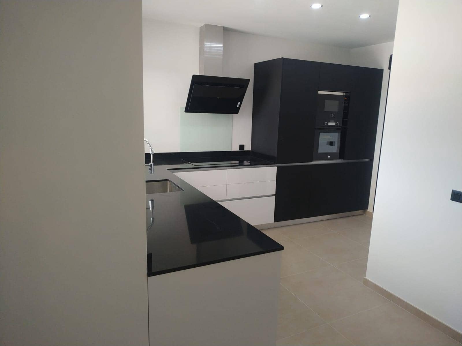3 bedroom Villa for sale in Pinoso with pool garage - € 440,500 (Ref: 10017134)