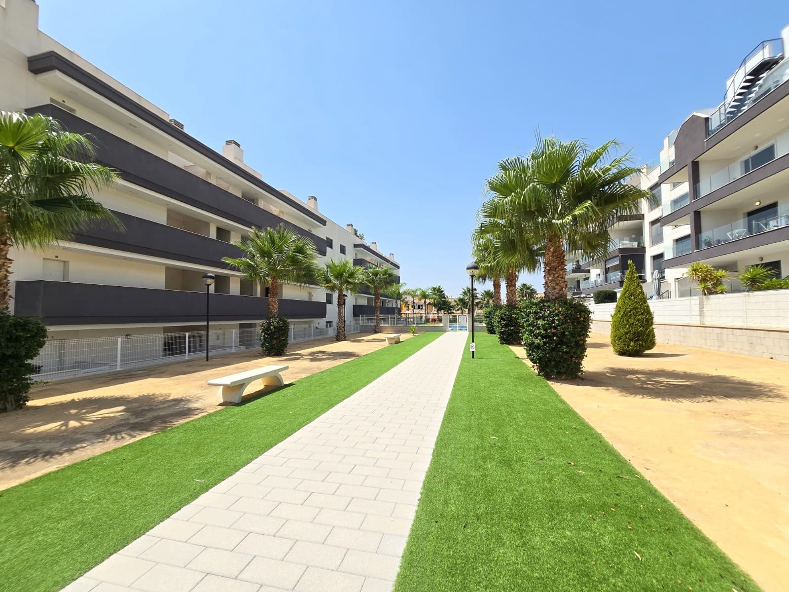Apartamento de 2 habitaciones en Orihuela Costa en venta con piscina garaje - 229.000 € (Ref: 10018285)